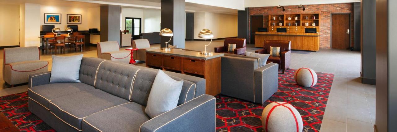 Four Points By Sheraton Phoenix South Mountain Eksteriør billede